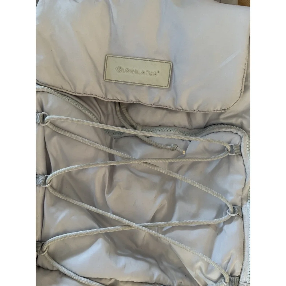 Blogilates Ultimate Athletic Trainer Backpack -cream